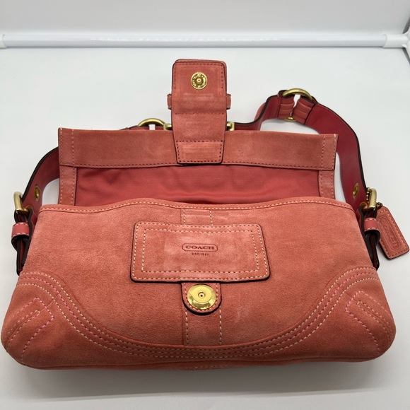 COACH 8A18 VINTAGE Y2K Soho Demi Flap Salmon Pink Suede Shoulder Baguette Bag - Picture 15 of 17